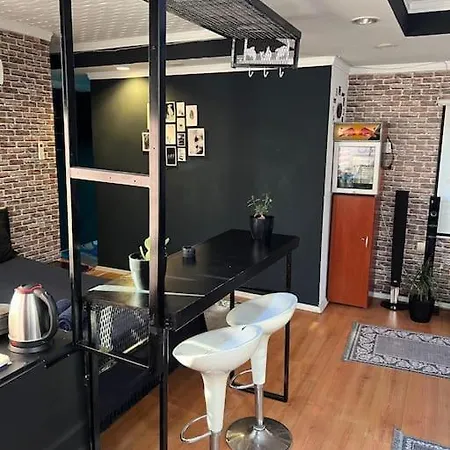Cinehome In Old Town Apartament