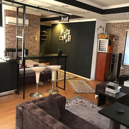 Cinehome In Old Town Apartament