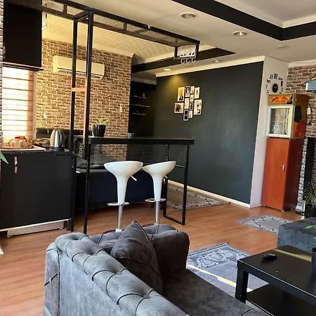 Cinehome In Old Town Apartament *